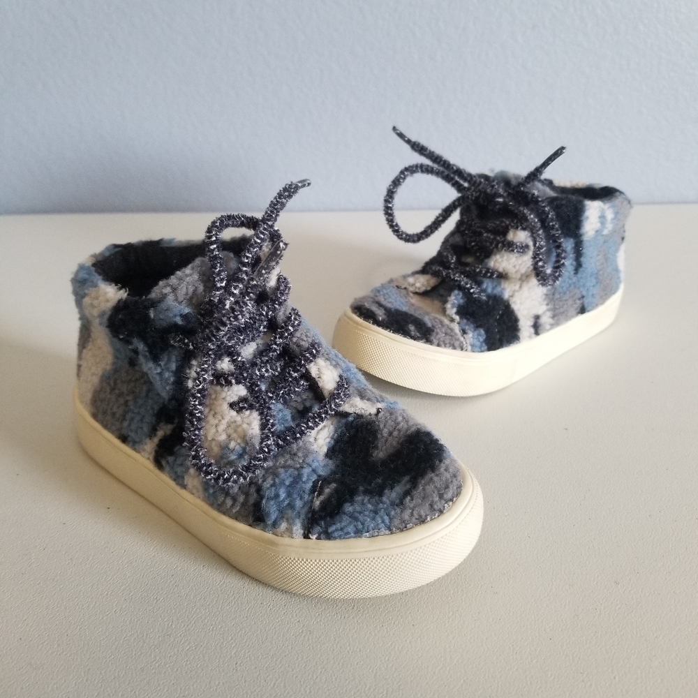 Zara Baby Toddler Boys Sz 24 Navy Blue Camo Soft Sherpa Fleece High Top Sneakers